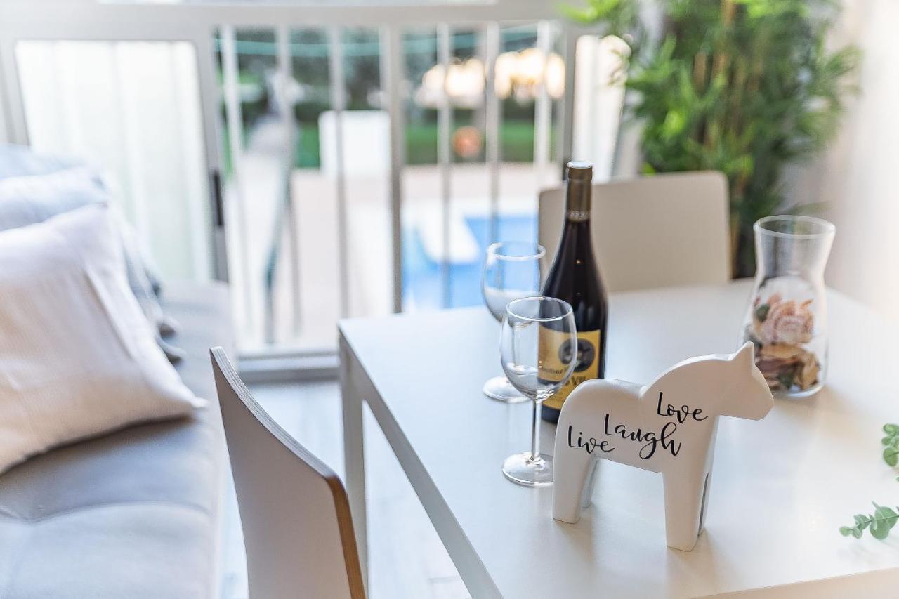 Sun Coast Benalmadena -- Superb Studio With 4 Pools, Gardens & Breakfast Extérieur photo