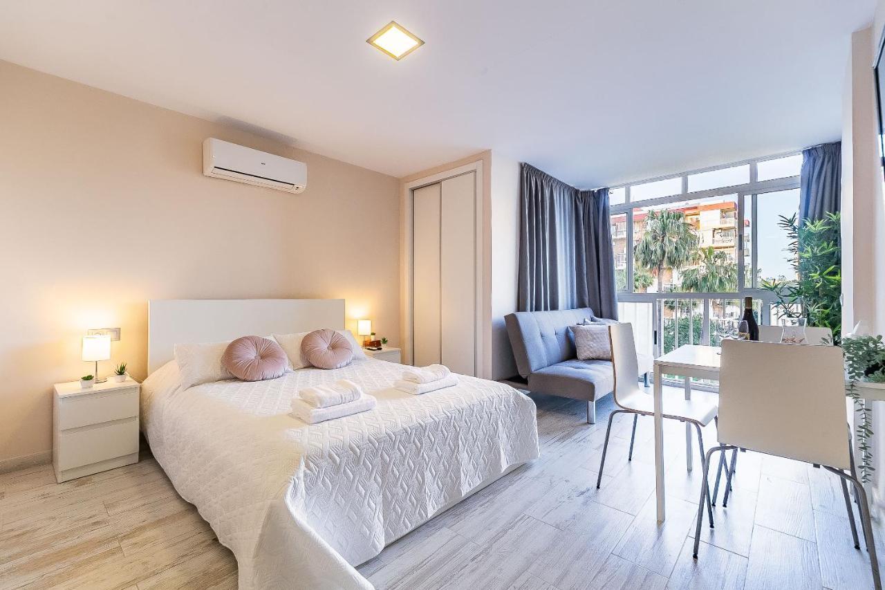 Sun Coast Benalmadena -- Superb Studio With 4 Pools, Gardens & Breakfast Extérieur photo