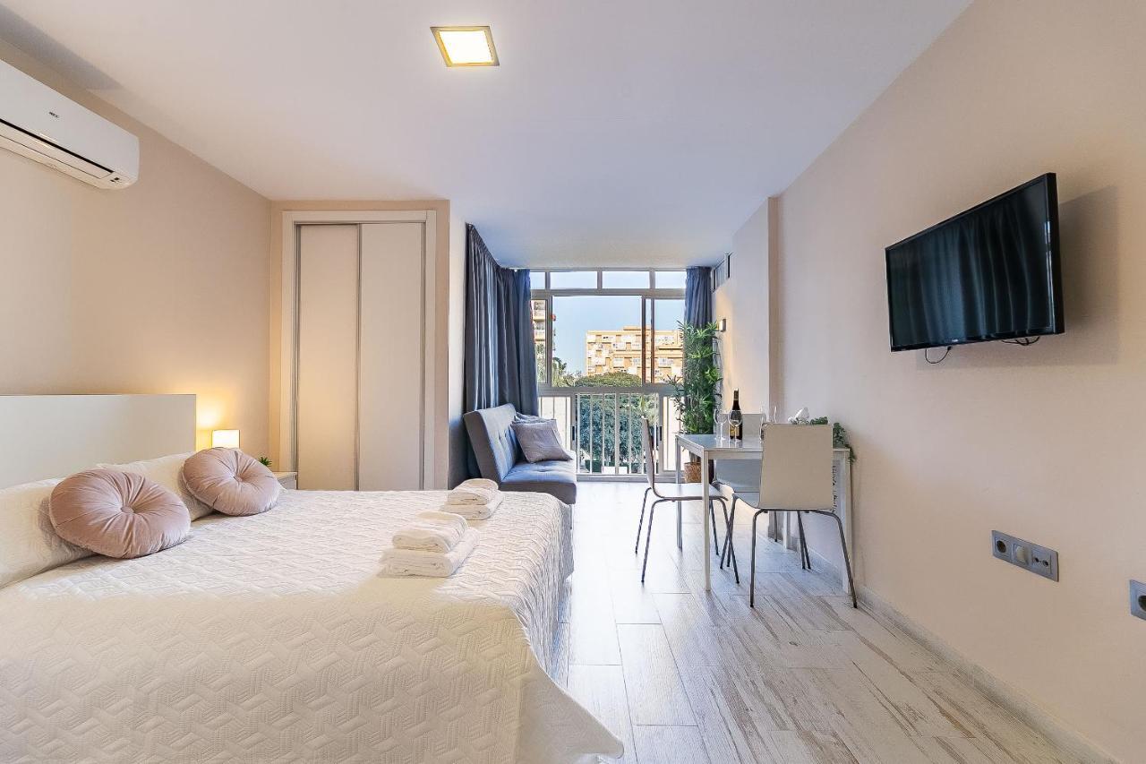 Sun Coast Benalmadena -- Superb Studio With 4 Pools, Gardens & Breakfast Extérieur photo
